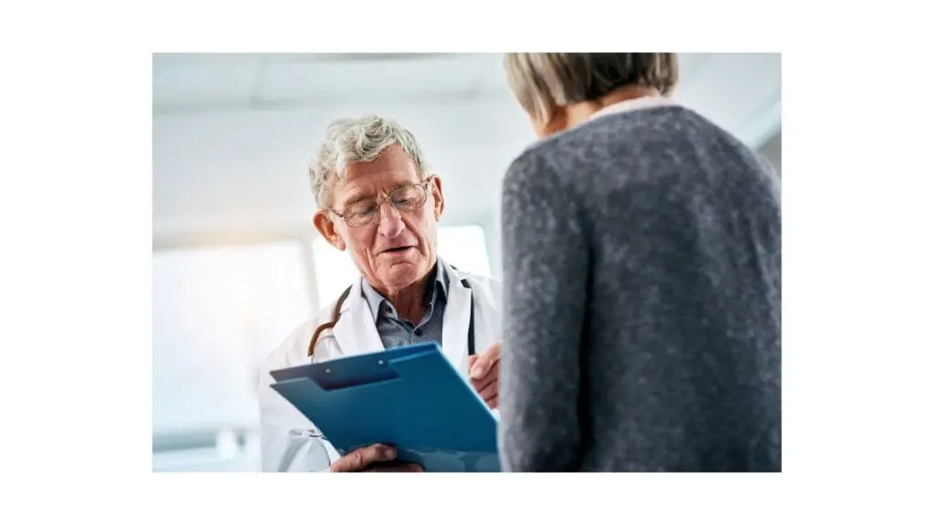 Consultation of an old women