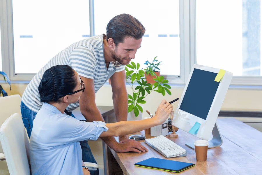 Discussing about the art